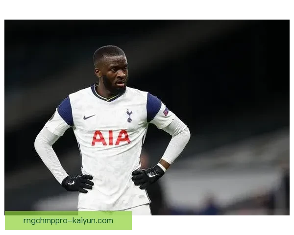 恩东贝莱在法国国家队的表现不尽人意，面临选拔巨大压力